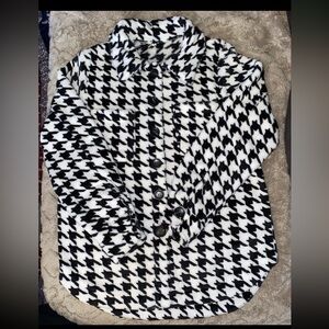 NWOT- Black & White Fleece Jacket